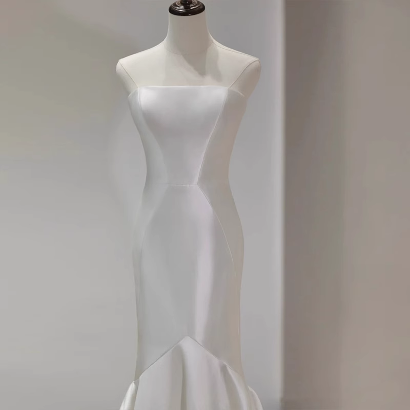 Vintage Mermaid White Satin Long Wedding Dresses B090