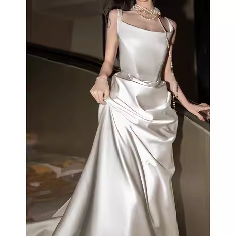 Gaine Vintage sans manches robes de mariée en Satin blanc C122