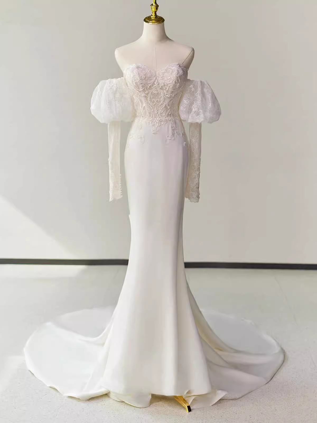 Robes de mariée longues blanches en dentelle sans bretelles sirène de conte de fées C1240