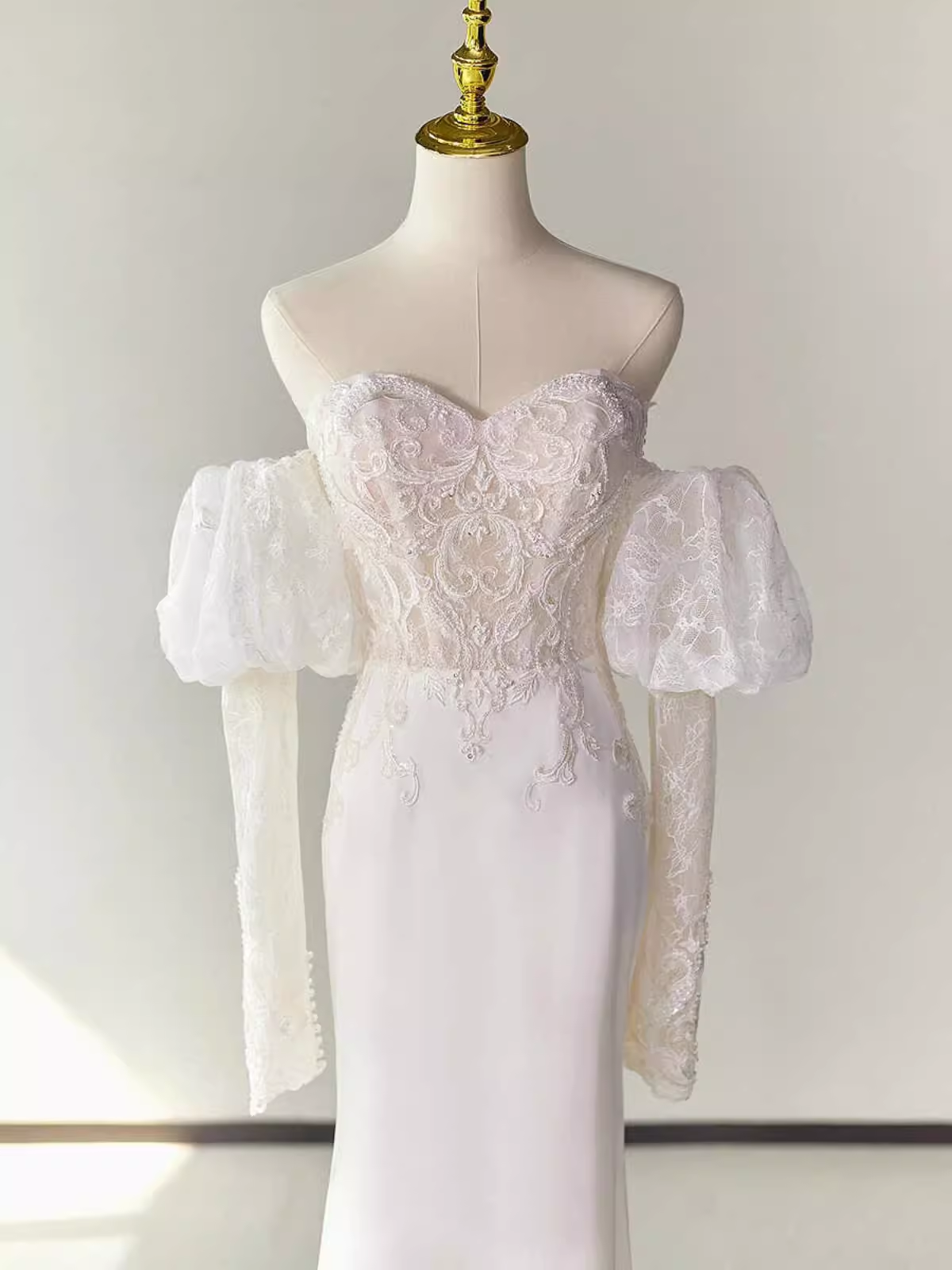 Robes de mariée longues blanches en dentelle sans bretelles sirène de conte de fées C1240