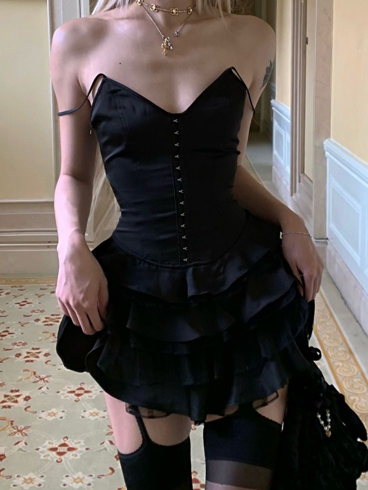 Corset noir, jupe à plusieurs niveaux, robe de soirée, robe de soirée, C1332