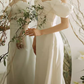 Robe de mariée blanche chic à épaules dénudées et manches courtes C1460