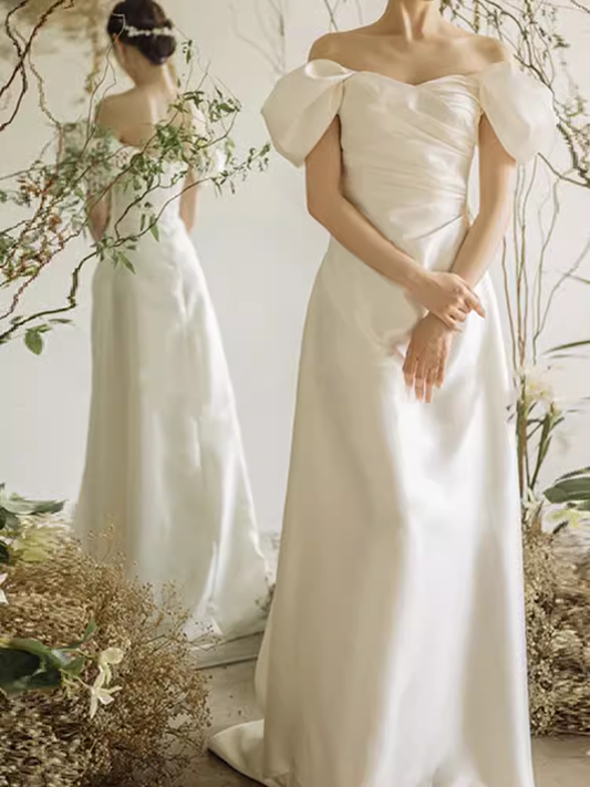 Robe de mariée blanche chic à épaules dénudées et manches courtes C1460