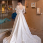 Robe de mariée blanche chic en dentelle à décolleté carré et manches longues C1465