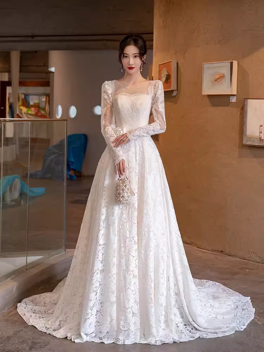 Robe de mariée blanche chic en dentelle à décolleté carré et manches longues C1465