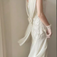 Robe de mariée blanche en mousseline de soie et dentelle chic C1474