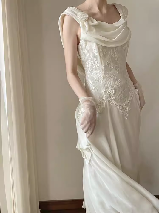 Robe de mariée blanche en mousseline de soie et dentelle chic C1474