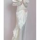Robe de mariée blanche en dentelle à manches longues et coupe trapèze chic C1480