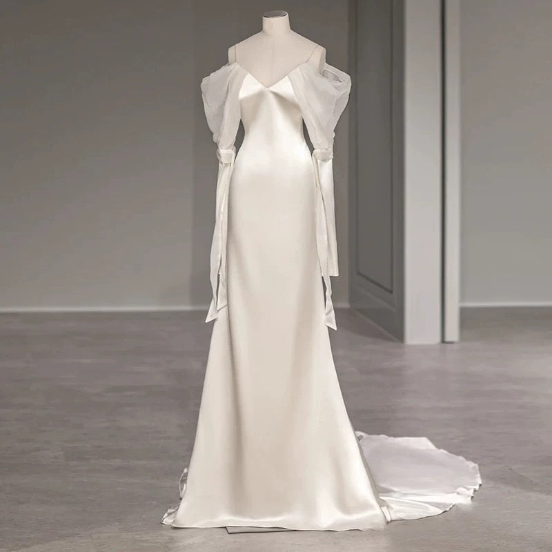 Robe de mariée longue en satin à manches longues et épaules dénudées sexy C1621