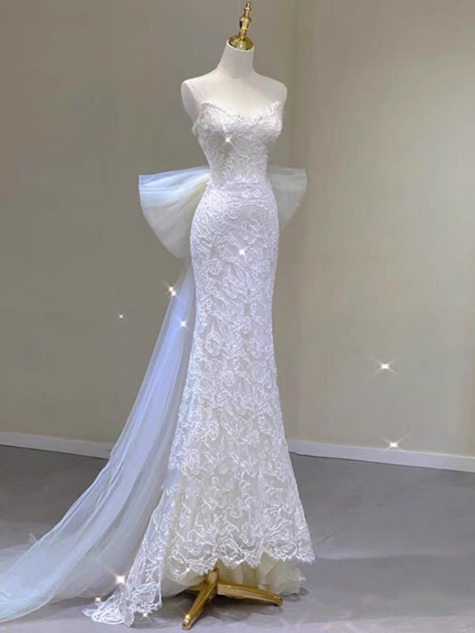 Robe de mariée longue en dentelle à décolleté en cœur et sirène intemporelle avec nœud papillon C1631