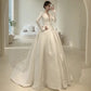 Robe de mariée blanche en satin à manches longues et décolleté en V, coupe A-line unique CC1671