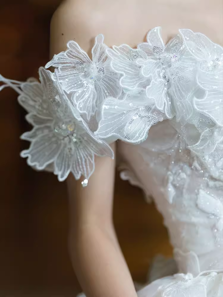 Luxury Ball Gown Off The Shoulder Short Sleeves White Lace Wedding Dress C176