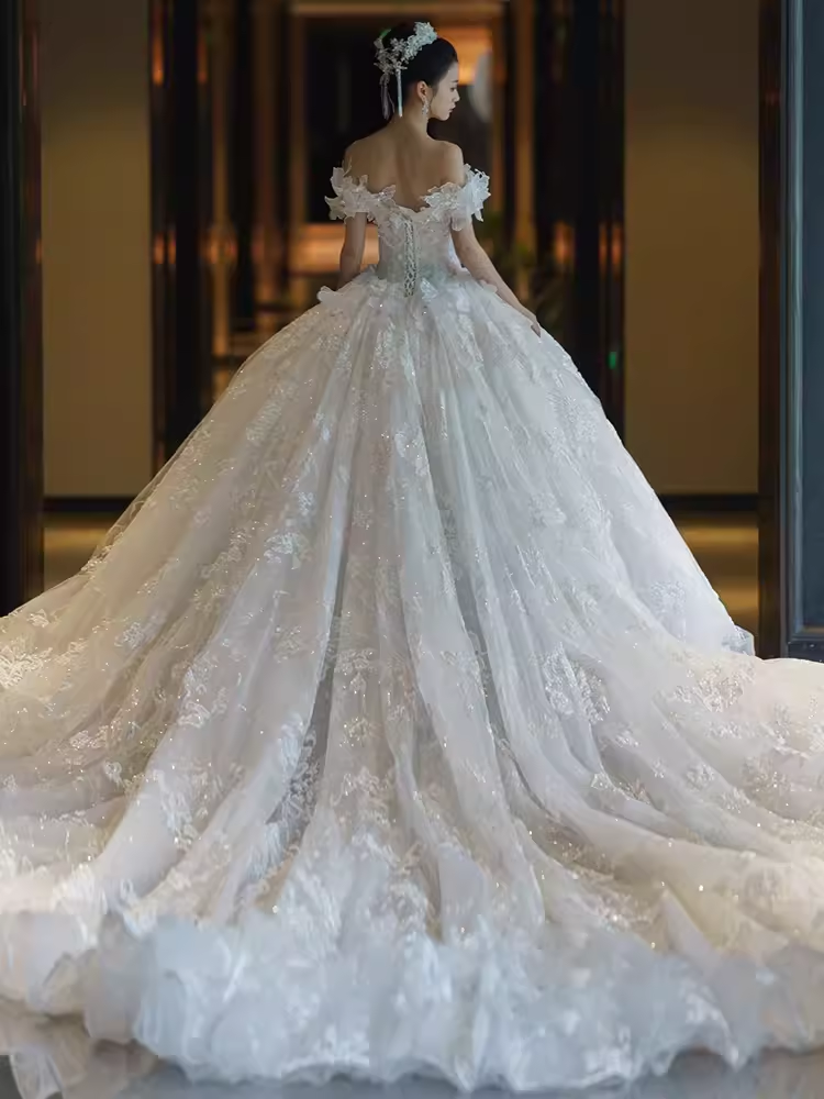Luxury Ball Gown Off The Shoulder Short Sleeves White Lace Wedding Dress C176