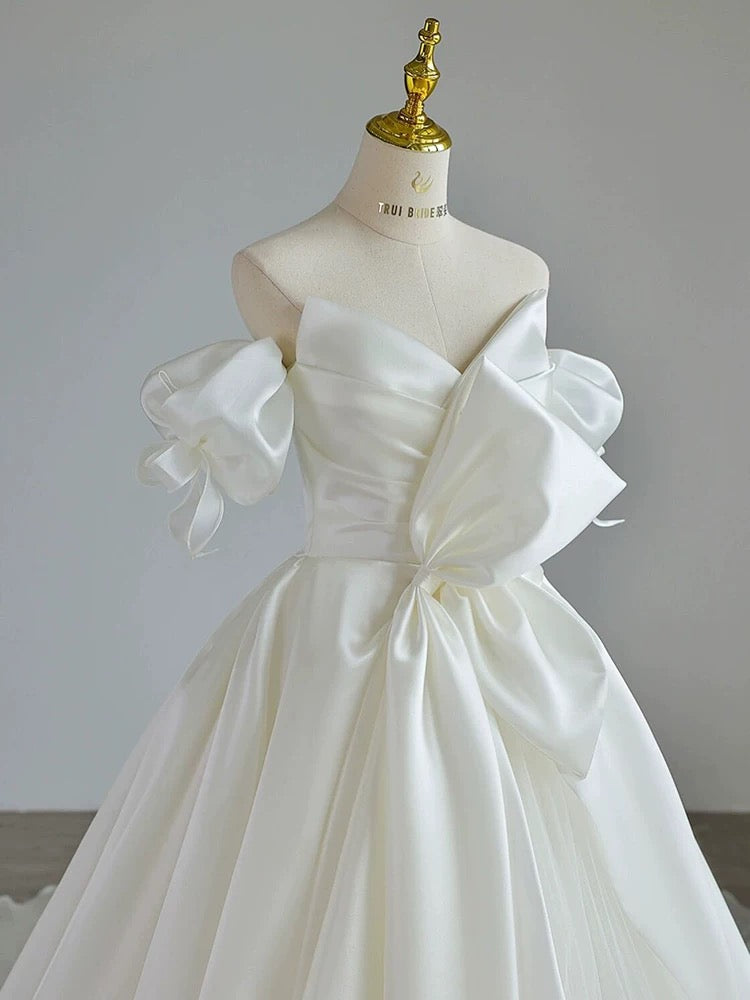 Simple Ball Gown Sweetheart Satin Long White Wedding Dresses With Bow C1788