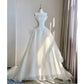 Robe de mariée longue blanche en tulle sans bretelles et intemporelle avec volants C1815