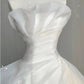 Robe de mariée longue blanche en tulle sans bretelles et intemporelle avec volants C1815