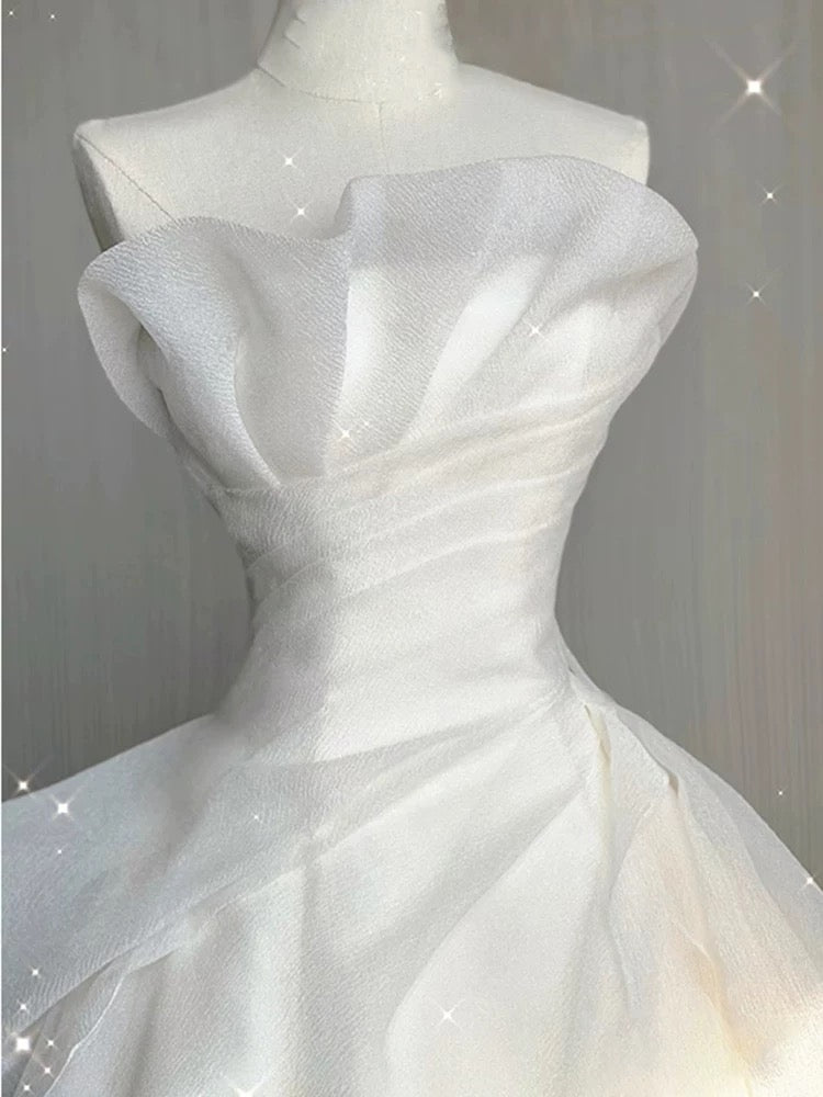 Robe de mariée longue blanche en tulle sans bretelles et intemporelle avec volants C1815
