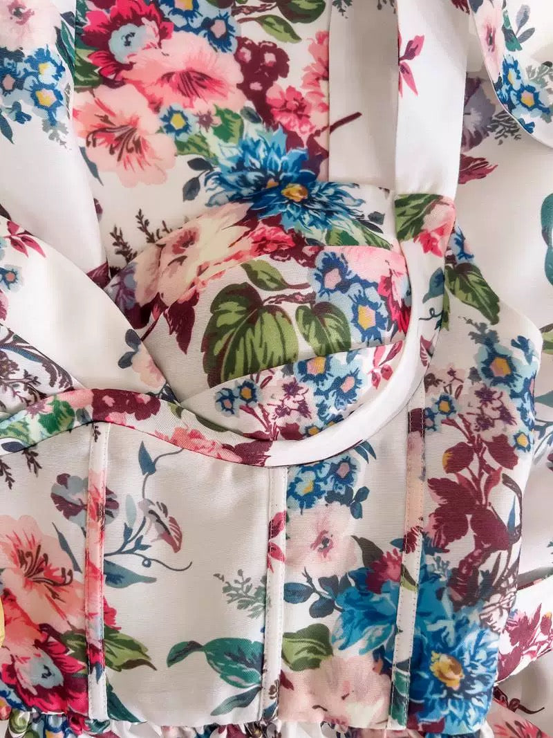 Robe de cocktail courte à bretelles en forme de A avec motif floral C1834