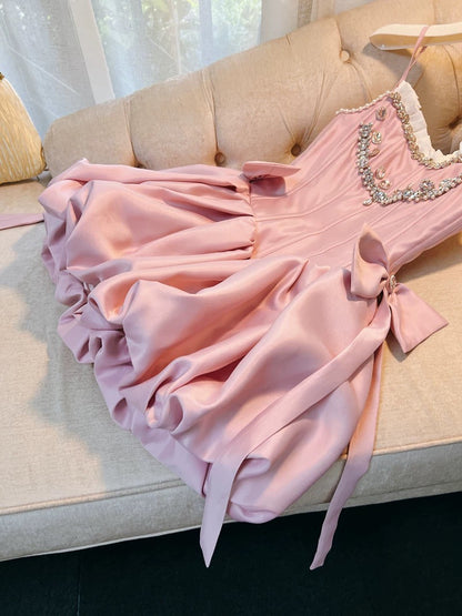 Robe de cocktail courte rose à bretelles spaghetti en ligne A mignonne C1851