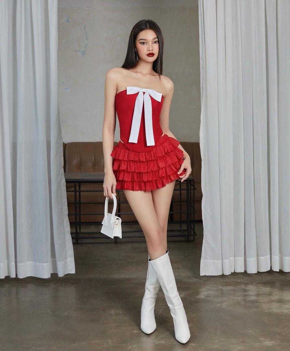 Robe fourreau sexy sans bretelles à volants rouges, tenue de soirée courte pour anniversaire C2029
