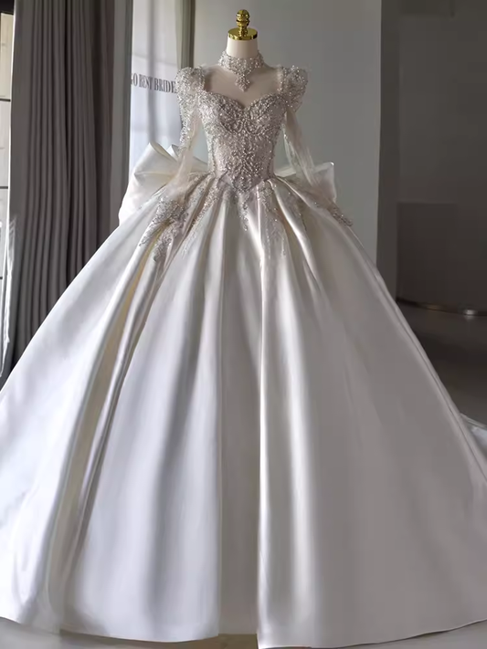 Robe de bal princesse manches longues robes de mariée en satin C203