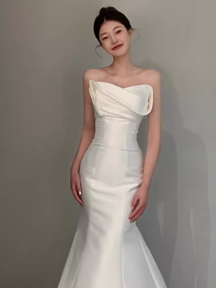 Robes de mariée longues en satin blanc sans bretelles sirène vintage C20