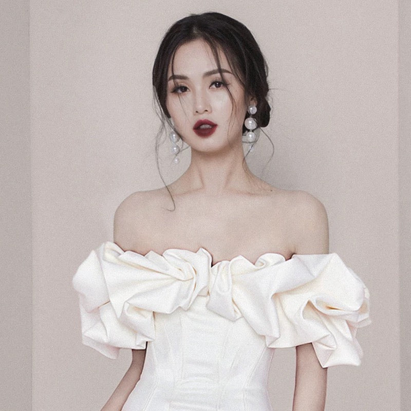 Robe de soirée courte en satin blanc sans bretelles et sexy pour 18e anniversaire C2184