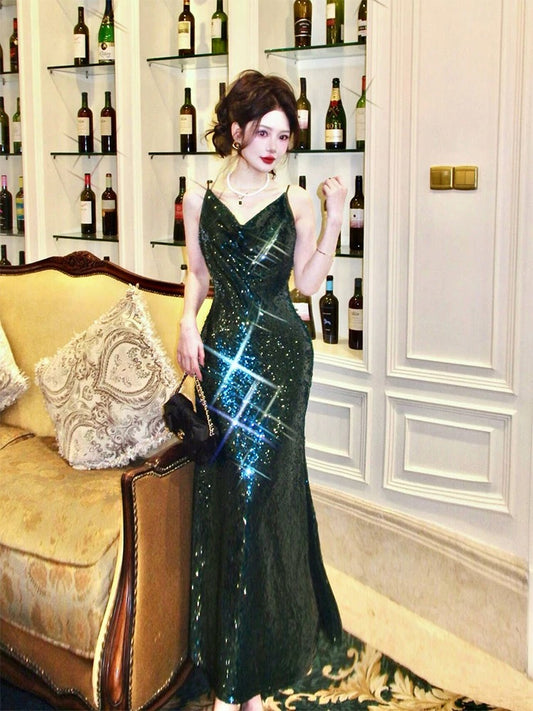 Robe de soirée fourreau modeste à bretelles spaghetti et paillettes vertes C2315