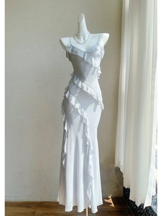 Robe de soirée longue en mousseline de soie à bretelles spaghetti et fourreau modeste avec volants C2317