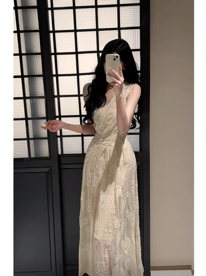Robe de soirée élégante en dentelle avec décolleté en V et longueur cheville C2423