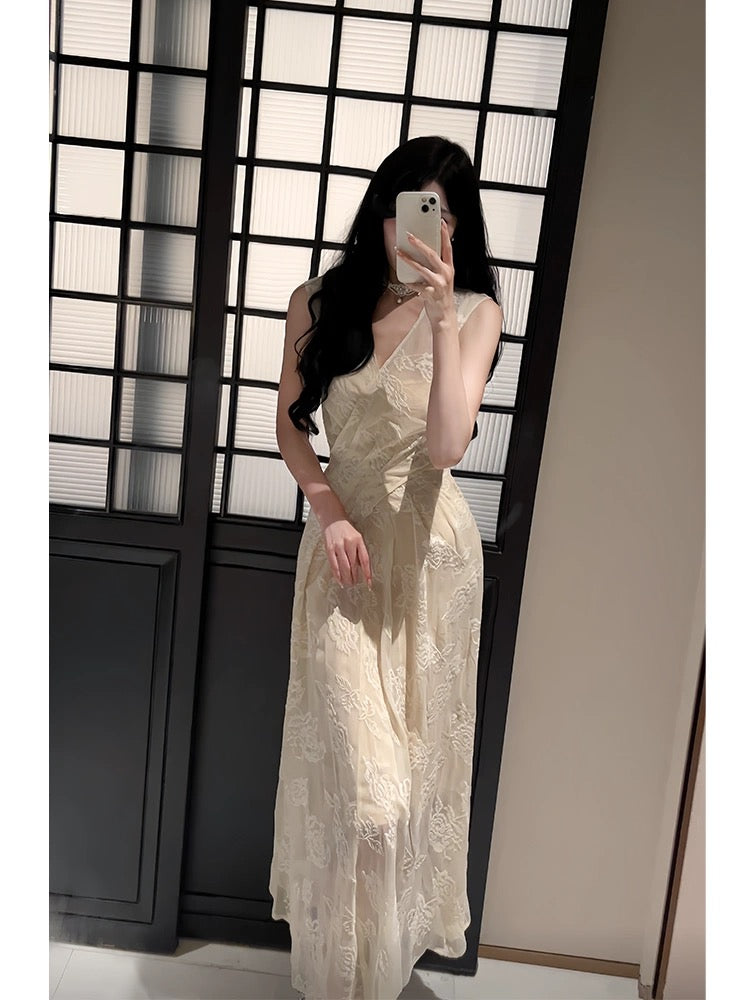 Robe de soirée élégante en dentelle avec décolleté en V et longueur cheville C2423