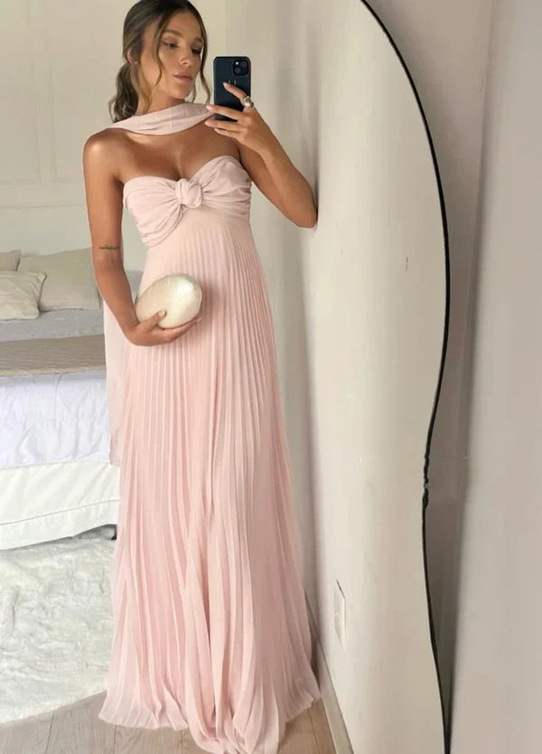 Robe de soirée longue en mousseline de soie rose clair sans bretelles avec volants C2646