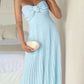 Robe de soirée longue en mousseline de soie rose clair sans bretelles avec volants C2646