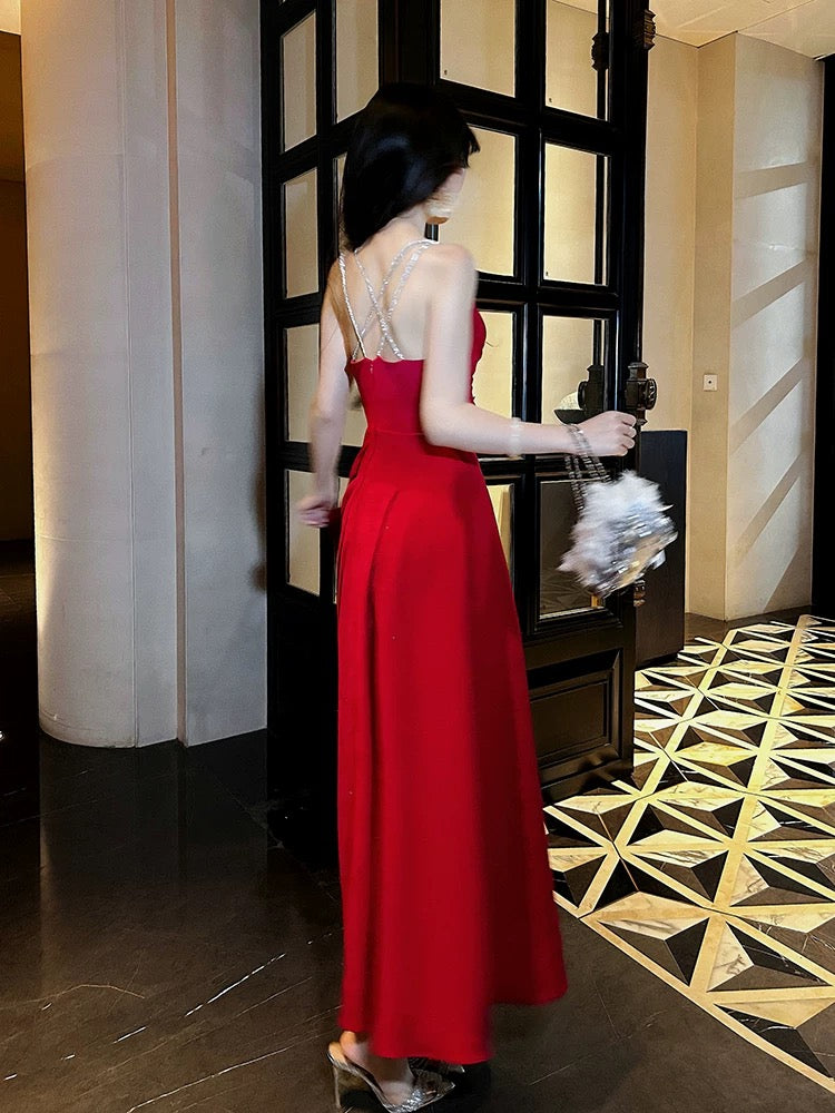 Robe de soirée longue en satin rouge à bretelles en forme de A C2675