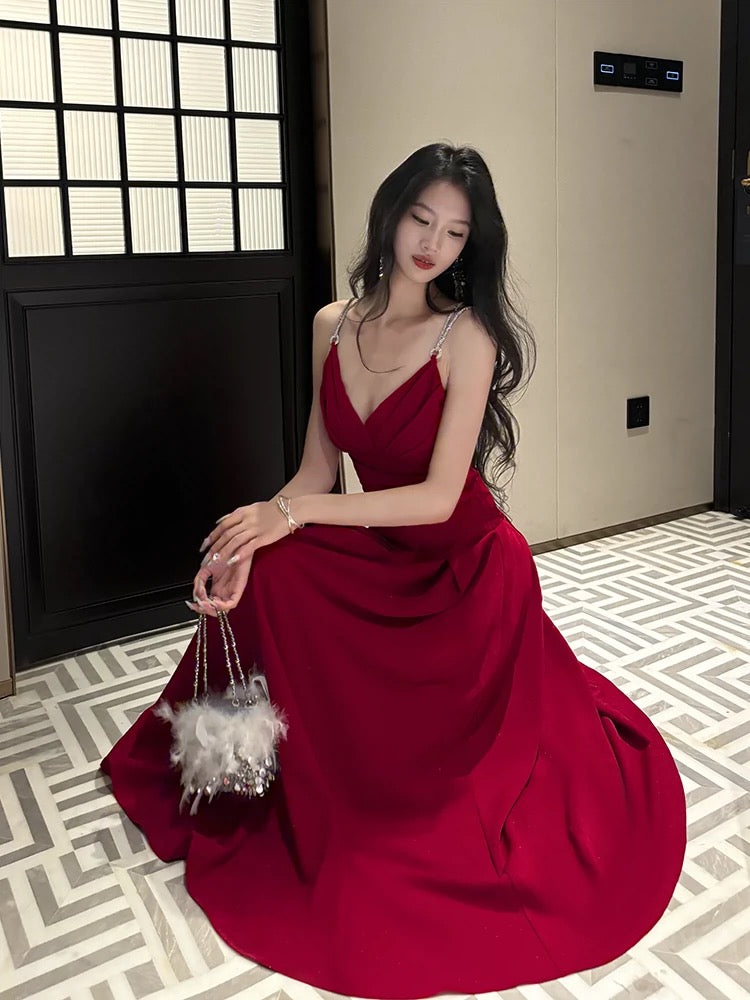 Robe de soirée longue en satin rouge à bretelles en forme de A C2675