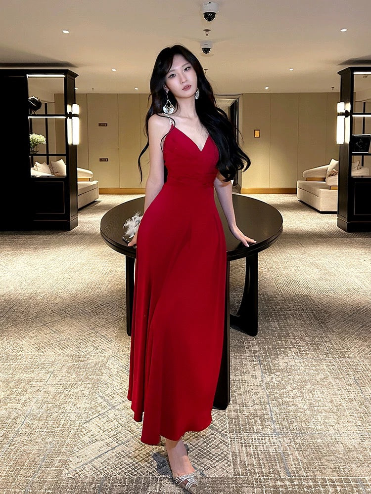 Robe de soirée longue en satin rouge à bretelles en forme de A C2675