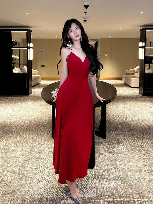 Robe de soirée longue en satin rouge à bretelles en forme de A C2675