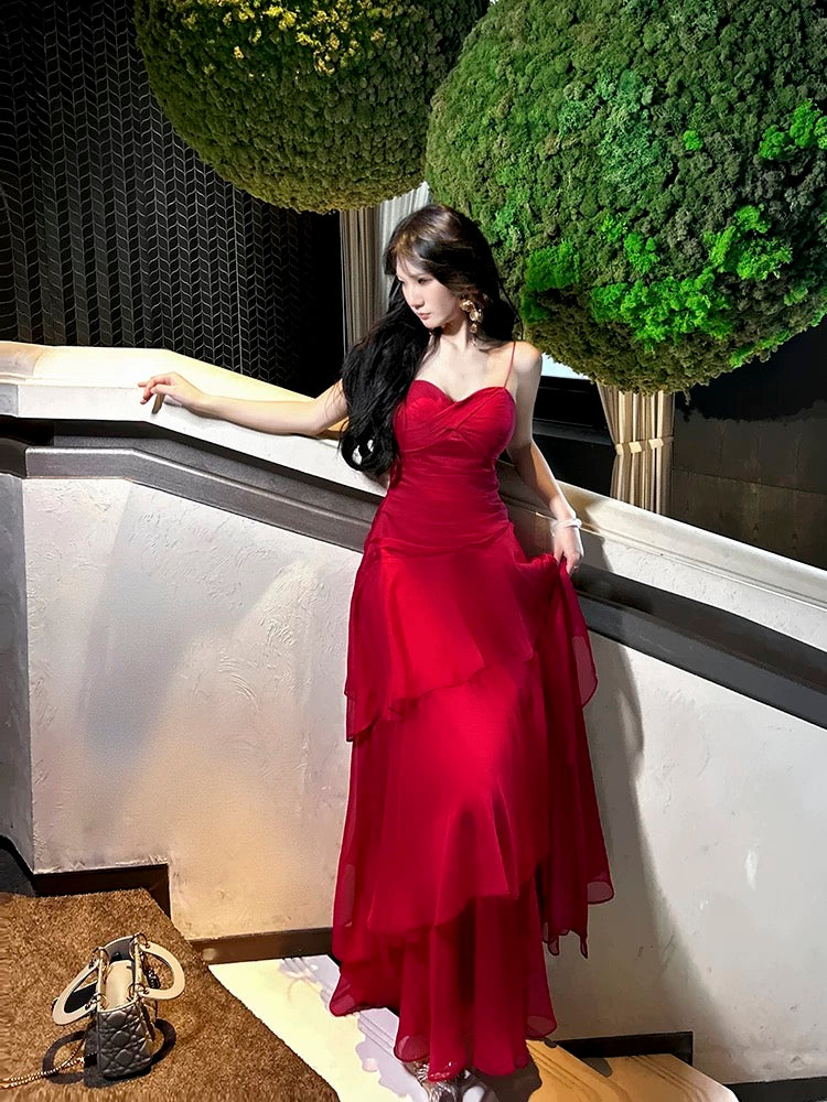 Superbe robe de soirée longue rouge à bretelles spaghetti et gaine C2677