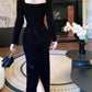 Robe de soirée élégante en velours noir à manches longues et décolleté carré C2683