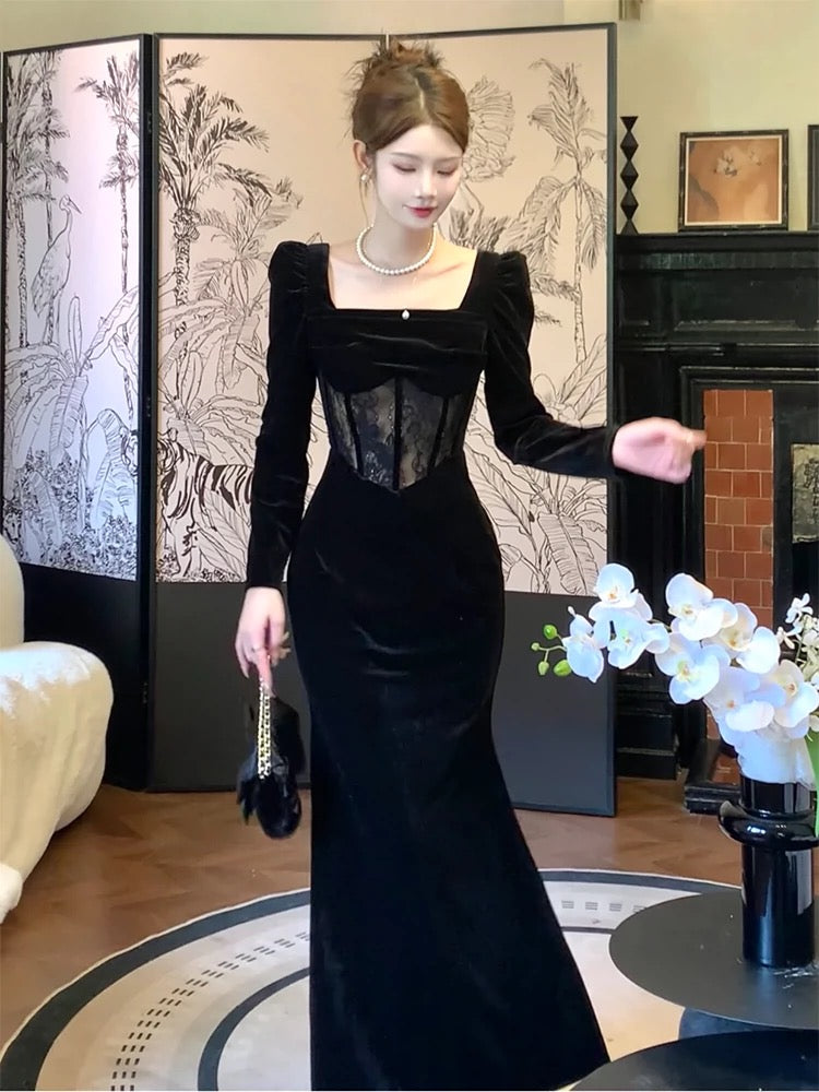 Robe de soirée élégante en velours noir à manches longues et décolleté carré C2683