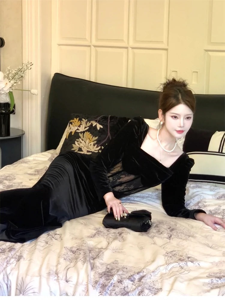 Robe de soirée élégante en velours noir à manches longues et décolleté carré C2683