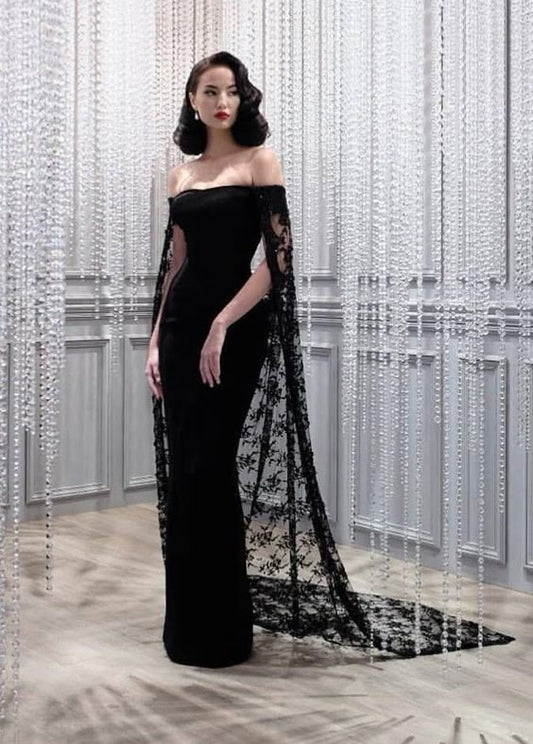 Robe de soirée noire élégante à épaules dénudées et sirène avec cape C2772