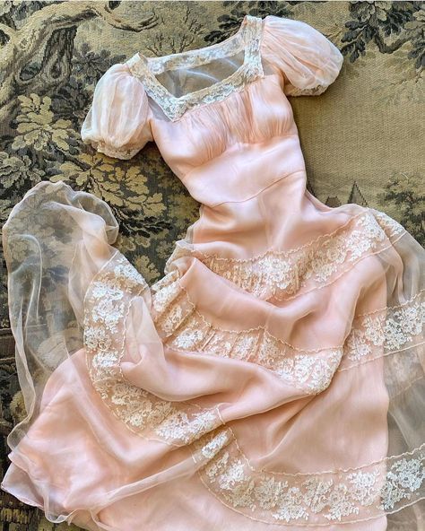 Vintage A Line Square Neckline Short Sleeves Pink Tulle Prom Dresses Long Lace Evening Dress C2945