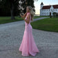 Superbe robe de soirée longue en tulle rose à décolleté haut et fente sirène C3042