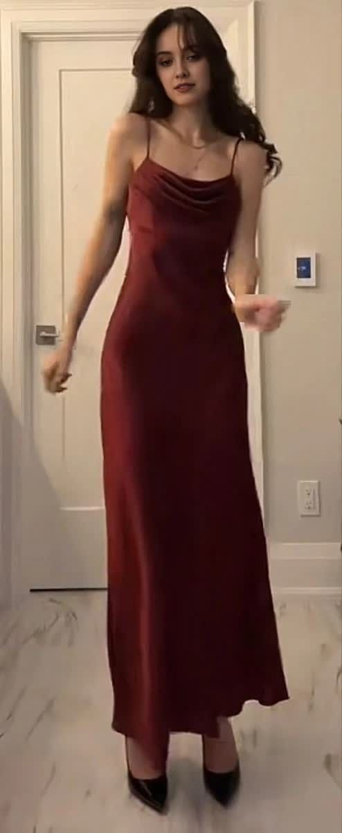 Robe de soirée longue bordeaux modeste à bretelles trapèze sans manches C3085
