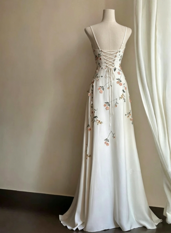 Vintage A Line Spaghetti Straps Long White Prom Dresses Evening Dress With Appliques C3112