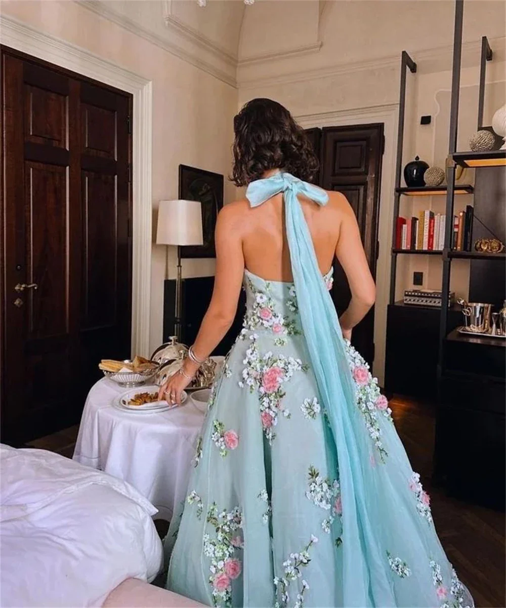 Robe de bal élégante en tulle bleu clair avec licou et dentelle Robe de soirée C3177