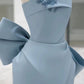 Robe de soirée longue en satin bleu sans bretelles avec jolie gaine et nœud C3252