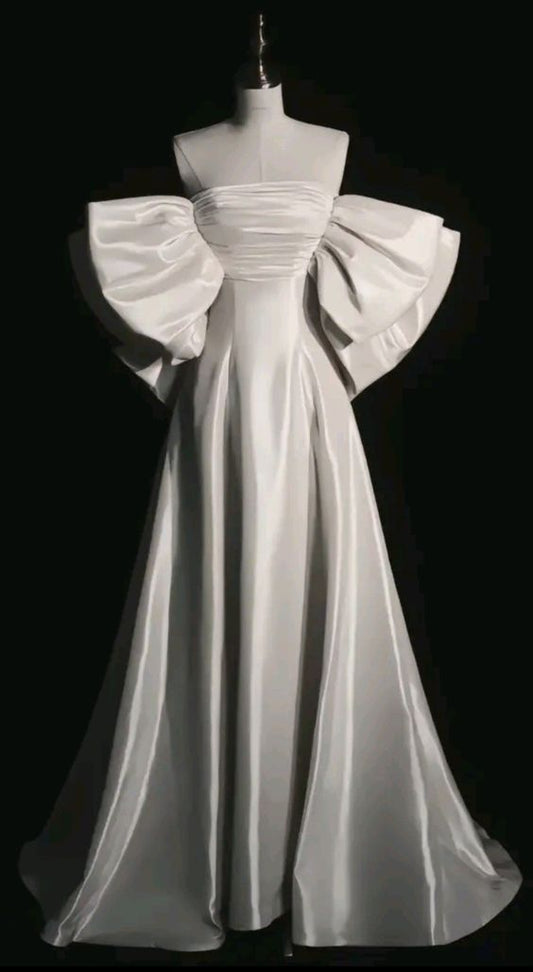 Robe de bal élégante sans bretelles en satin longues robes de mariée blanches avec nœud CC346