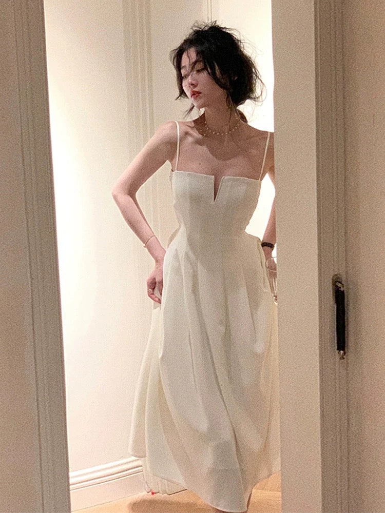 Robe de soirée d'anniversaire en mousseline de soie blanche sans manches à bretelles spaghetti simple en ligne A C3654
